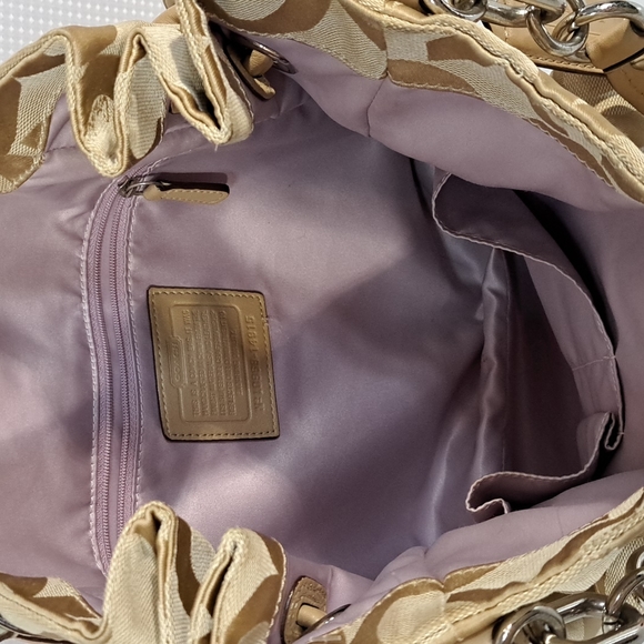 Coach Classic Bag in Mint Condition! - Picture 6 of 16